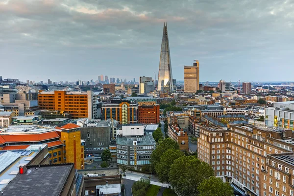 Panorama al atardecer de la ciudad de Londres y el río Támesis, Inglaterra —  Fotos de Stock