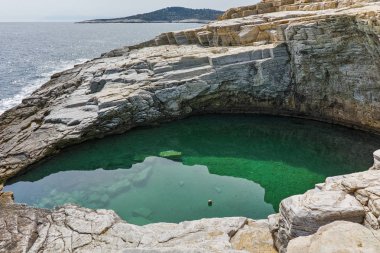 Giola doğal havuzun Thassos Adası, Doğu Makedonya ve Trakya temiz sularına
