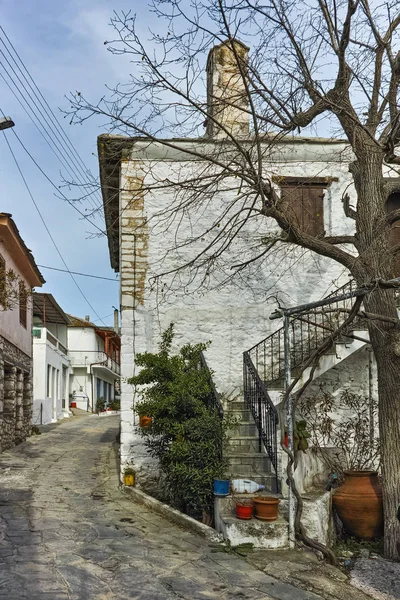 Calle en el pueblo de Theologos, Isla de Tasos, Macedonia Oriental y Tracia — Foto de Stock