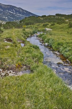 Dzhano tepe, Pirin Dağı dağ Nehri ile manzara