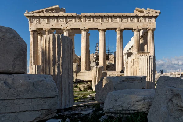 Удивительный вид на Парфенон в Акрополисе Афин, Греция — стоковое фото