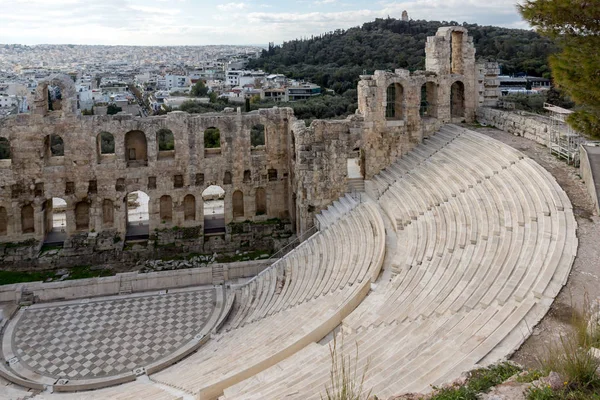 Руины Одеона Геродова Аттика в Акрополе Афин, Греция — стоковое фото