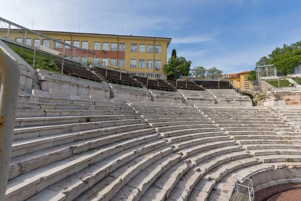 Resten van oude Romeinse theater in Plovdiv — Stockfoto