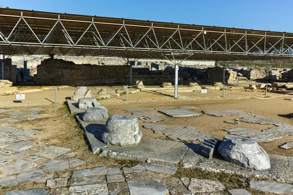 Руины восьмиугольной церкви в археологическом районе древних Филипп, Восточной Македонии и Фракии — стоковое фото