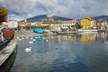 Panoramik şehir Vevey, Vaud kantonu dan Cenevre Gölü