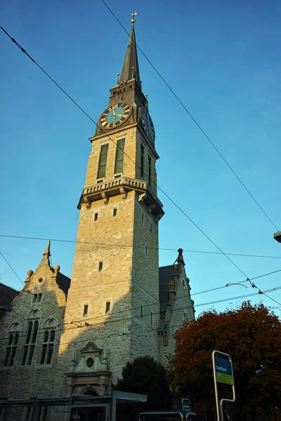 Herfst landschap van de kerk van St. Jacob, Zürich — Stockfoto