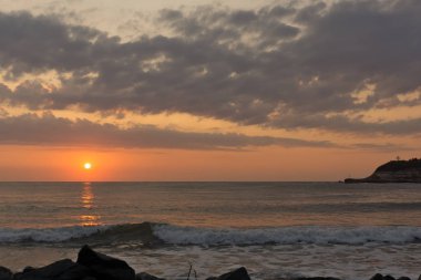 Tsarevo şehir, Burgaz bölge Beach şaşırtıcı gündoğumu Panorama