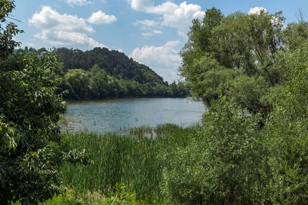 Incredibile paesaggio estivo del lago di Pancharevo, Sofia città Regione — Foto Stock