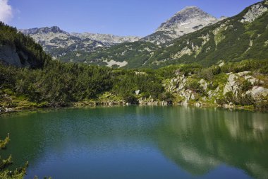 Göz göl ve Muratov tepe, Pirin Dağı ile muhteşem manzara