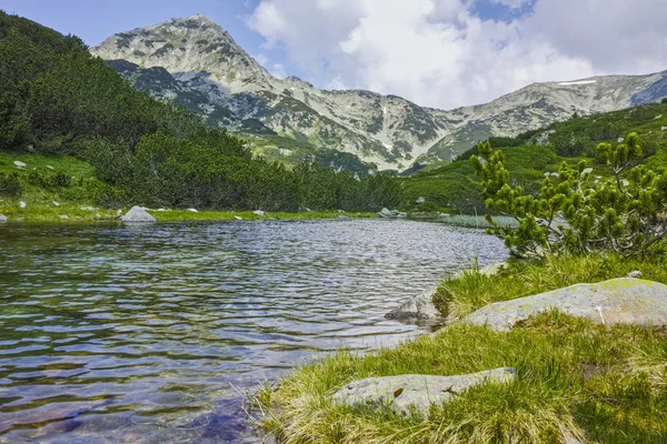 Landscape with Reflection of Muratov peak in river,  Pirin Mountain — Stok Foto