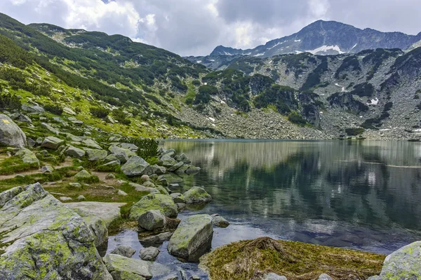 Landscape with Fish Banderitsa lake and Banderishki chukar peak,  Pirin Mountain — Stock Photo, Image