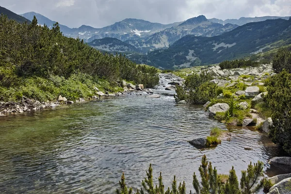 Lanskap dengan sungai dengan air bersih, Pirin Mountain — Stok Foto