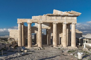 Anıtsal ağ geçidi Propylaea Atina'da Akropolis Attica