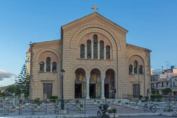 Úžasný výhled na katedrálu svatého Dionysios ve městě Zakynthos — Stock fotografie