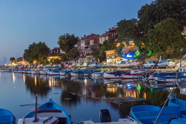 Sozopol, Bulharsko - 11. července 2016: Úžasný západ slunce v přístavu Sozopol, Bulharsko — Stock fotografie