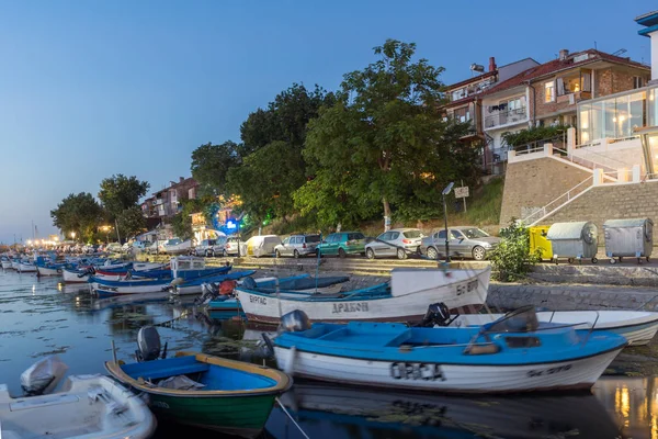 Sozopol, bulgaria - 11. Juli 2016: atemberaubender Sonnenuntergang im Hafen von sozopol, Bulgarien — Stockfoto