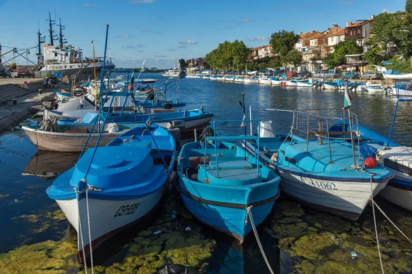 SOZOPOL, BULGÁRIA - 12 de julho de 2016: Panorama surpreendente do porto de Sozopol, região de Burgas — Fotografia de Stock