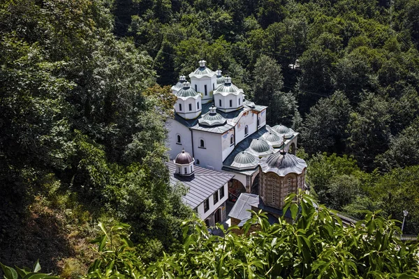 Середньовічна будівля в монастир Святого Йоахім Osogovo, Республіка Македонія — стокове фото