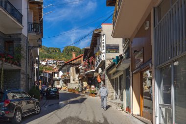 Metsovo, Epirus, Yunanistan - 19 Ekim 2013: Panoramik manzaralı köy Metsovo, Yunanistan