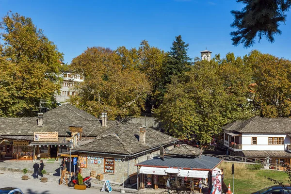 METSOVO, EPIRO, GRECIA - 19 OTTOBRE 2013: Veduta panoramica del villaggio di Metsovo, Grecia — Foto Stock