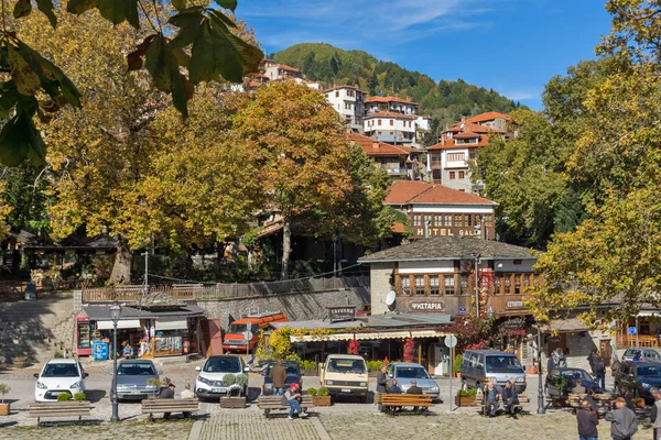 Μέτσοβο, Ήπειρος, Ελλάδα - 19 Οκτωβρίου 2013: Πανοραμική θέα του χωριού από το Μέτσοβο, Ελλάδα — Φωτογραφία Αρχείου