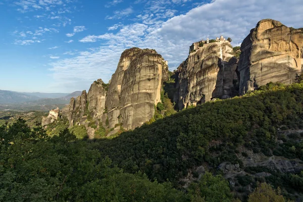 Καταπληκτική πανοραμική θέα της Ιεράς Μονής Βαρλαάμ στα Μετέωρα — Φωτογραφία Αρχείου