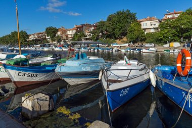 Sozopol, Bulgaristan - 12 Temmuz 2016: Süzebolu şehir, Burgaz bölge bağlantı noktasının şaşırtıcı Panorama