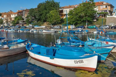 Sozopol, Bulgaristan - 12 Temmuz 2016: Süzebolu şehir, Burgaz bölge bağlantı noktasının şaşırtıcı Panorama