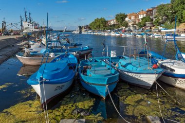 Sozopol, Bulgaristan - 12 Temmuz 2016: Süzebolu şehir, Burgaz bölge bağlantı noktasının şaşırtıcı Panorama