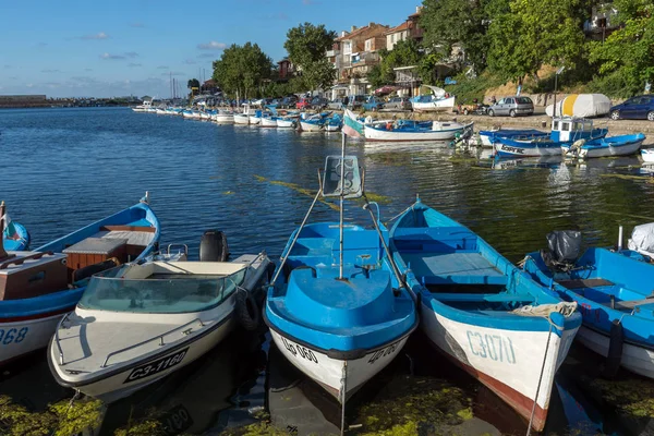 SOZOPOL, BULGARIE - 12 JUILLET 2016 : Incroyable panorama du port de Sozopol, région de Burgas — Photo