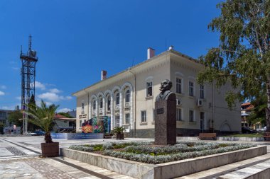 Tsarevo, Bulgaristan - 27 Haziran 2013: Merkez Tsarevo kasaba meydanında