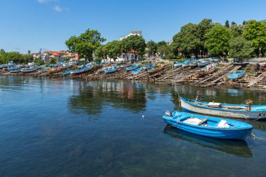 Ahtopol, Bulgaristan - 30 Haziran 2013: Şehir Ahtopol Liman Panoraması