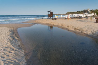 Lozenets, Bulgaristan - 2 Temmuz 2013: Panorama Oasis beach yakınındaki Lozenets köyü, Burgaz bölge