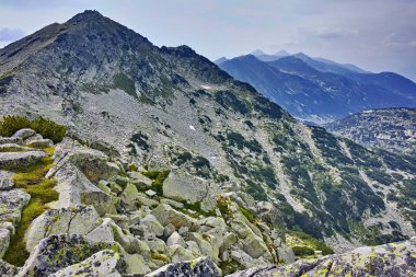 Bulutlar Kralev Dvor tepe, Pirin Dağı üzerinde yatay