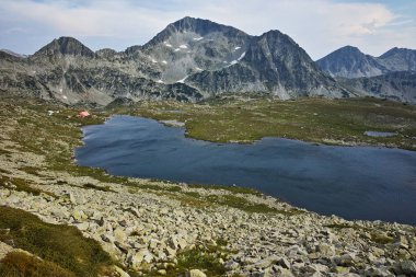 Muhteşem manzara Kamenitsa tepe ve Tevno Gölü, Pirin Dağı