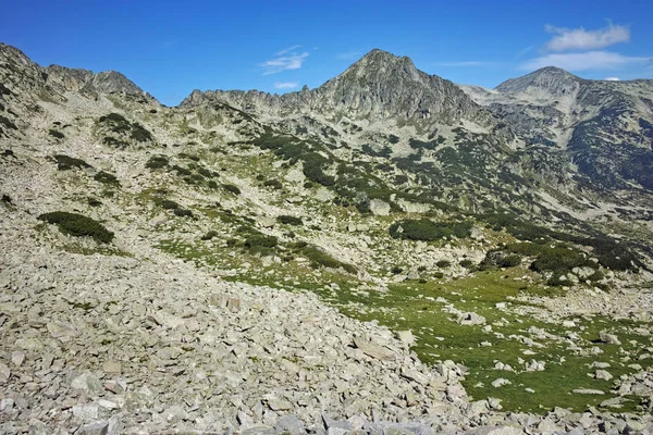 Paysage étonnant du pic Dzhano, montagne Pirin — Photo