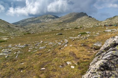 Panorama Banderitsa üzerinden geçmek için Spano Pole, Pirin Dağı