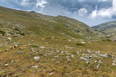 Panorama Banderitsa üzerinden geçmek için Spano Pole, Pirin Dağı
