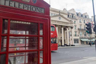 Londra, İngiltere - 16 Haziran 2016: Piccadilly Circus, Londra, İngiltere
