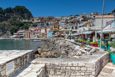 Parga şehir, Greeceparga, Yunanistan 17 Temmuz 2014 panoramik şaşırtıcı: Parga, Yunanistan'ın şehrin muhteşem panoramik görünüm
