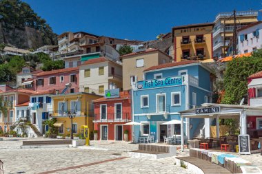 Parga, Yunanistan 17 Temmuz 2014: Muhteşem panoramik şehir Parga, Yunanistan