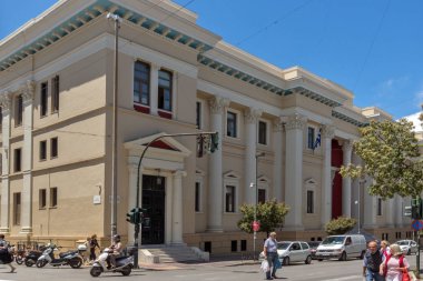 Patras, Yunanistan 28 Mayıs 2015: Patras, Peloponnese tipik sokakta