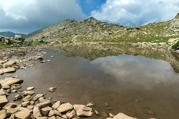 Increíble paisaje del lago Spanopolsko superior, montaña Pirin — Foto de Stock