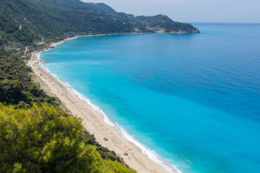 Panoramik manzaralı mavi suları, Lefkada Kokkinos Vrachos Beach