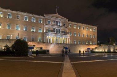 Gece fotoğraf Attica Atina'da Yunan Parlamentosu