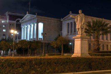 Gece panoramik Atina Ulusal Kütüphane Attica
