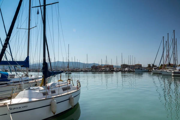 Lefkada Town, Yunanistan 17 Temmuz 2014: Yat Limanı, Lefkada şehir — Stok fotoğraf