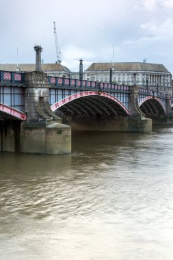 Londra, İngiltere - 16 Haziran 2016: Köprü Sunset, Lambeth