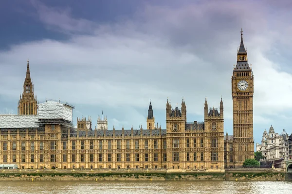 London, england - 16. juni 2016: sonnenuntergang blick auf häuser des parlaments, Westminster Palace, london, england — Stockfoto