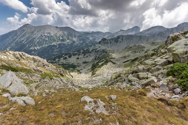 Wspaniałą panoramę od Banderitsa pass, góry Pirin — Zdjęcie stockowe